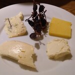 ビストロラドレ - チーズの盛り合わせ