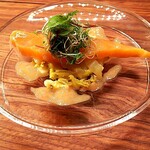ガリネット - 前菜①スモークサーモンのミキュイと白菜