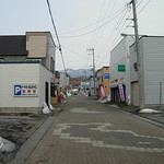 かねとも寿し - 店舗前、随分融けました