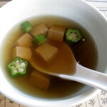 Jioufen Teahouse - 豆腐とオクラの薬膳スープ