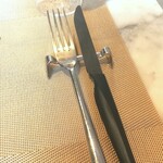 La Brianza - ステーキナイフが新しくなったそうです。セラミック製で軽い。切れ味抜群！だから、お肉いただくの楽しくなります。