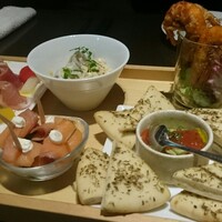 The Living Room with SKY BAR - 