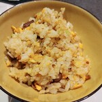 季節の料理と鉄板焼き ぐるり - ガーリックライス　フンワリ系のやつで美味しい