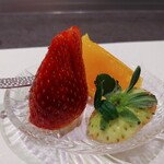 季節の料理と鉄板焼き ぐるり - 千葉県産の愛ベリーは甘酸っぱい。みかんは紅まどんな。濃厚な美味しさ♬
