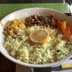 スプーンソング - 【12月1日(日)】レモンライスプレート(レモンの上にあるのがナスのチェティナッド炒め、左上にあるのがキャベツのトーレン)