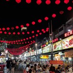 W.A.W restaurant - 賑わいを見せるアロー通り