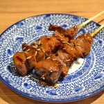 Sheep skewers heart (grilled with sauce)