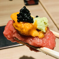 鮨 いつみ - ご挨拶トロ雲丹キャビアのせ