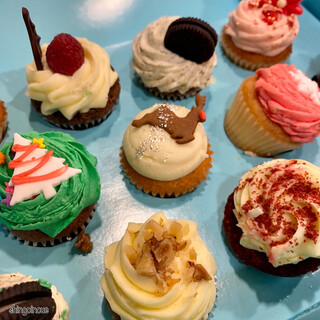 ローラズ・カップケーキ 東京 原宿本店 (LOLA'S Cupcakes ローラズ・カップケーキ 東京 原宿本店 (LOLA'S Cupcakes