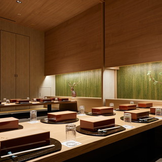 飲み放題付プラン2.5Hで11,000円等各種、最大32名様