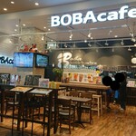 ボバ カフェ - 【お店の雰囲気】
            平日はさほど混んでいないのかな？