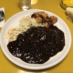 シーザー - ロースカツ付き黒カレー