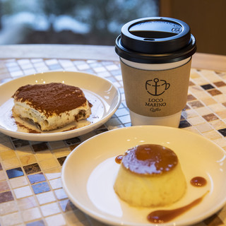 You can enjoy Sweets along with the cafe.