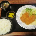 Resutoran Kadoya - 鮮魚フライ定食 850円（税込）。  　　　　　2020.01.07