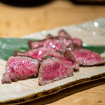 炭火原始焼と蔵元焼酎の店 のどぐろの中俣 - 薩摩黒毛和牛ザブトン炭火焼き