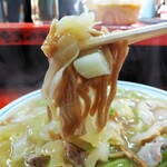 新ちゃん - かたい焼そば　麺と具リフト