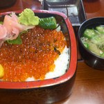 寿司処やぐら - いくら丼　まあまあ。好きな方どうぞ！