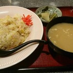 川端 - チャーハン・味噌汁・野沢菜