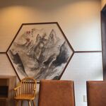 中国料理 龍薫 - 昇り龍の壁絵がかっこよい！