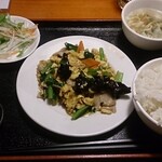 24時間 餃子酒場 - 木耳と豚肉炒め定食　600円