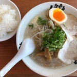 総本家しなとら - 塩らーめん 680円（ランチ時ご飯サービス）