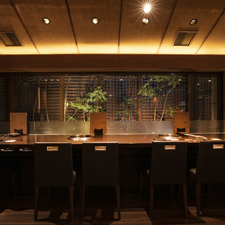 お1人様やデートでのご利用に人気のお席です。