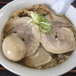 自家製太麺 渡辺 - らー麺750えん 煮豚300えん 味玉100えん