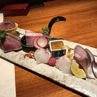 島之内 一陽 - お造り盛り合わせ(天然真ごち、佐渡天然ぶり、やいと鰹藁焼き、甘海老醤油漬け、天然あじ、石鰈昆布じめ、金華サバきずし)