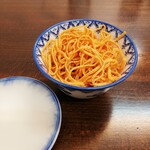 チャイナキッチン 餃子王 - 干豆腐のﾋﾟﾘ辛和え