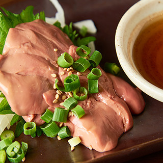 我們為美味的大山雞烤鸡肉串和各種其他雞肉菜餚感到自豪！