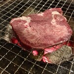 炭火七輪焼肉 てげ屋ホルモン - 