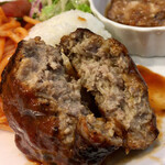 Kitchen VAN - しっかり火を通したハンバーグ