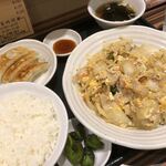 南京路 - ♪肉玉定食￥720 餃子ハーフ¥150