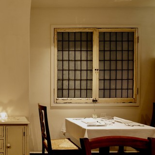 小さな隠れ家レストラン