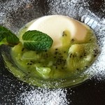 イル・クッチョロ - パンナコッタキウイソース