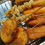 元祖串かつ だるま 道頓堀店 - レンコン 鶏皮 紅しょうが 長芋 モッツァレラチーズ 