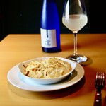 Ma Cuisine - （写真手前）グラタン ド フィノワーズ アラ ミニッツ・1,650円　鳴門鯛純米うすにごり生酒「凛」と合います。