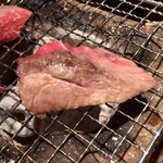 めしの助 - まぐろほほ肉