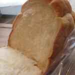 Karabina Bureddosutando - 食パン