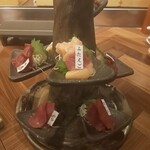 博多串焼 馬肉料理 一九 - 馬刺しの七種タワー盛り2人前 1,980円