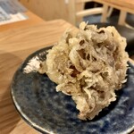 うどん たなすけ - 舞茸天　油多めに感じました。学生さんたちにはこのボリュームが必要なのかも？