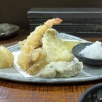桶家乃隠居 - 天ぷらは おまかせ５品