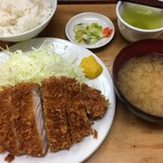 とんかつ山家 - ロースカツ定食 770円
