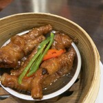 菜香新館 - 超オススメ！！　鶏足黒豆みそ蒸し（600円）