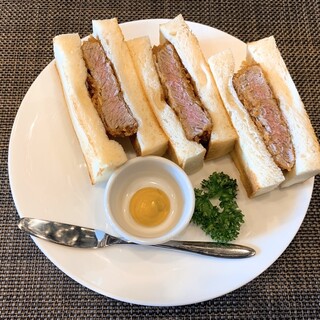 カフェ&ワインバー シャルル_0