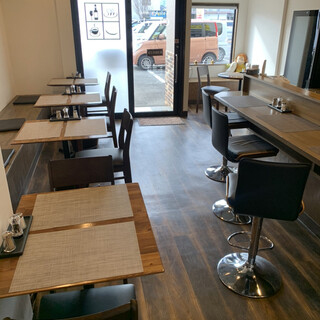 カフェ&ワインバー シャルル_2