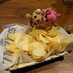 カラオケレインボー - ポテトチップス　￥380
