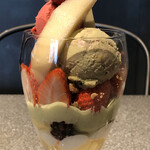 PATISSERIE ASAKO IWAYANAGI - ゆく年くる年パフェ、どアップ。