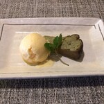伊庵 - デザート盛り合せ：バニラアイス・抹茶のチーズケーキ