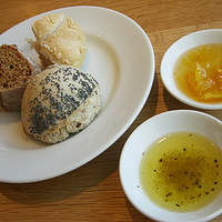 TOOTH TOOTH GARDEN RESTAURANT - パン.jpg